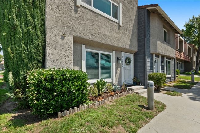 22524 Paseo Terraza, Townhouse with 2 bedrooms, 2 bathrooms and 2 parking in Santa Clarita CA | Image 29