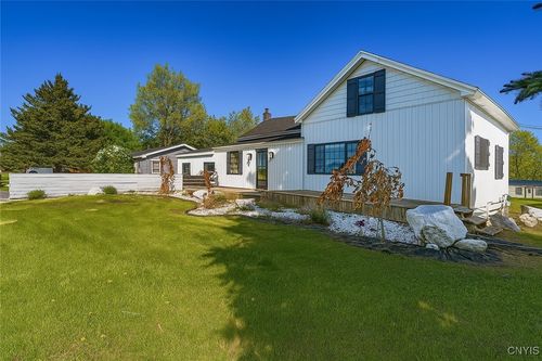 20304 Burton Rd, Sackets Harbor, NY, 13685-3111 | Card Image