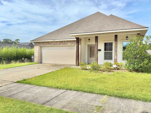 9068 Falling Oak Dr, Baton Rouge, LA, 70817-1005 | Card Image