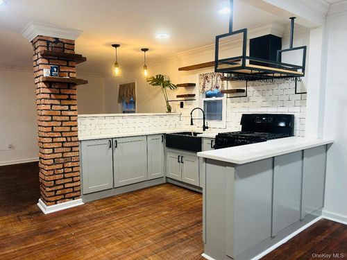 67 Schneider Ave, Highland Fls, NY, 10928-1423 | Card Image