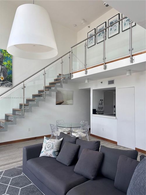 apt-15-221 Jefferson Ave, Miami Beach, FL, 33139-7011 | Card Image