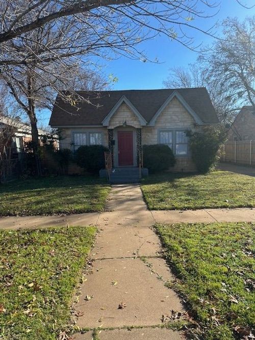 881 Ross Ave, Abilene, TX, 79605-3252 | Card Image