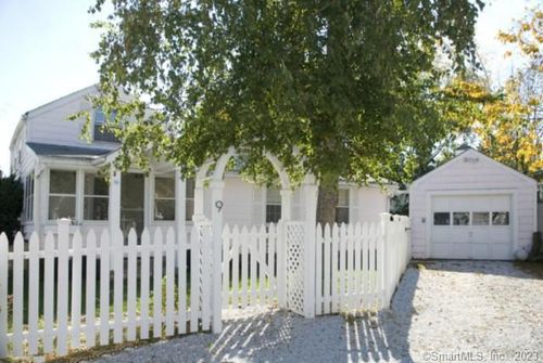 9 Rowland Pl, Westport, CT, 06880-6727 | Card Image