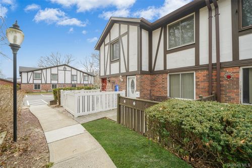 103 Birchwood Rd, Medford, NY, 11763-1248 | Card Image