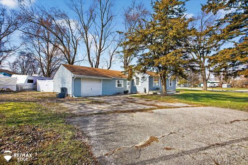 1388 Transue Ave, Burton, MI, 48509-2416 | Card Image