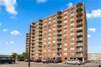 312 - 1440 Heron Rd, Condo with 2 bedrooms, 2 bathrooms and 1 parking in Ottawa ON | Image 2