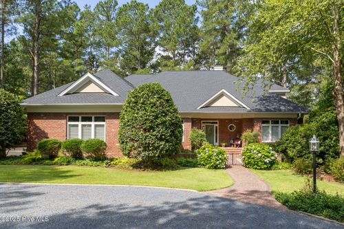 24 Mcmichael Dr, Pinehurst, NC, 28374-6701 | Card Image