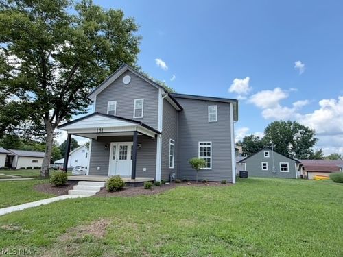131 W 10th Street, Uhrichsville, OH, 44683 | Card Image