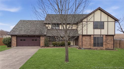 438 Chisholm Circle, Bartlesville, OK, 74006 | Card Image