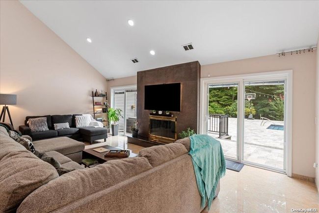10 Woodstone Ct, House other with 5 bedrooms, 4 bathrooms and null parking in S Huntington NY | Image 18