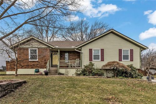 121 Sw 26th Street Ct, Blue Springs, MO, 64015-3341 | Card Image