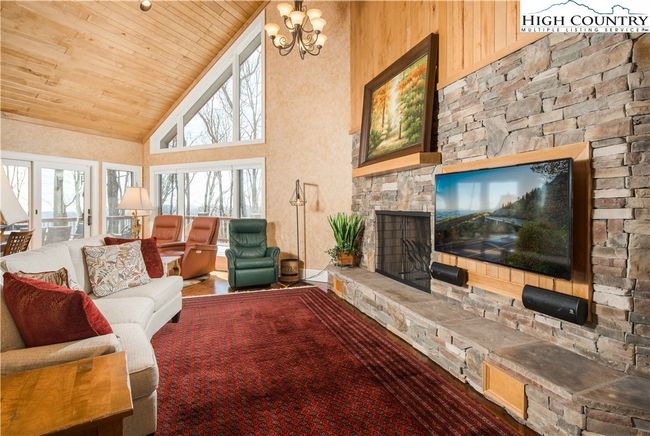 1902 Elk Creek Mountain Pkwy, House other with 4 bedrooms, 5 bathrooms and null parking in Todd NC | Image 8
