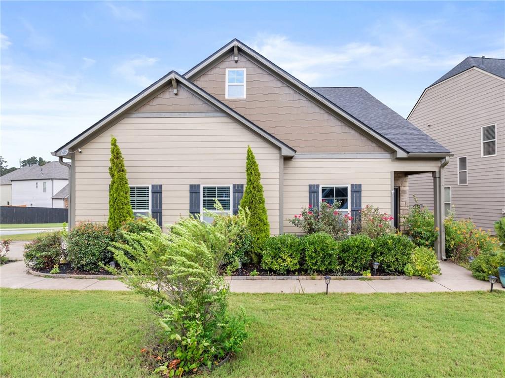 Pointe Vecchio Cir, Cumming, GA 30040