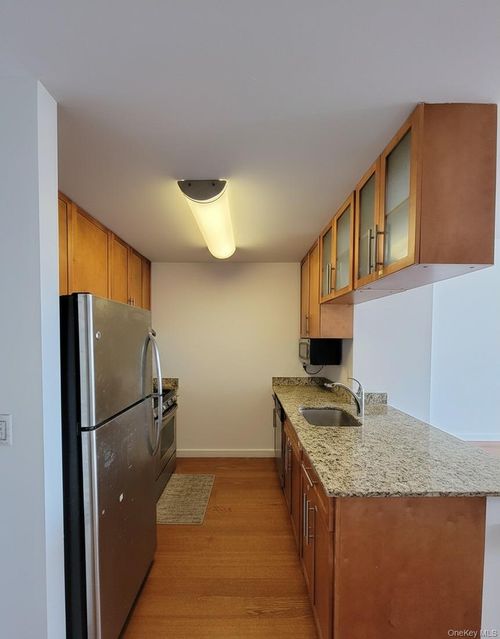 apt-805-40 College Point Blvd, Flushing, NY, 11354-5149 | Card Image