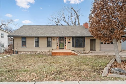 3824 Wenig Road Ne, Cedar Rapids, IA, 52402 | Card Image