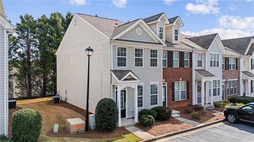 2743 Heathrow Dr, Lawrenceville, GA, 30043-8174 | Card Image