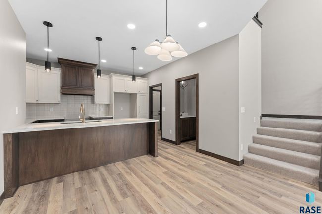 8619 W Shoreline Pl, Townhouse with 3 bedrooms, 3 bathrooms and null parking in Sioux Falls SD | Image 4