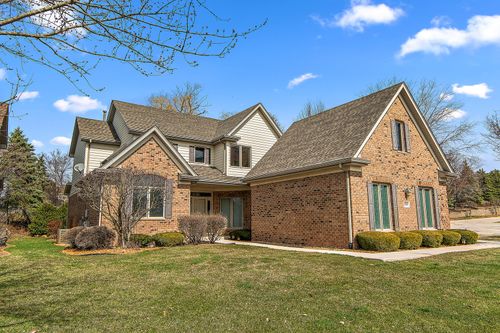 10502 Crown Dr, Orland Park, IL, 60467-8582 | Card Image