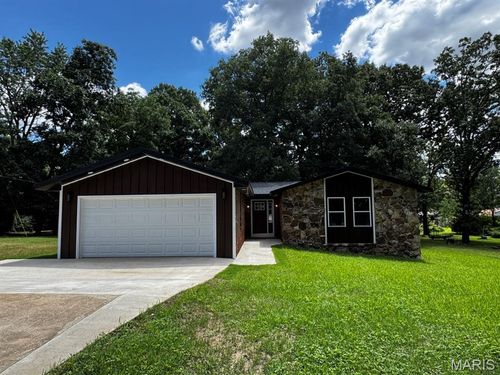 2818 Windwood Dr, Poplar Bluff, MO, 63901-8983 | Card Image