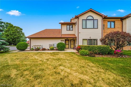 7194 Village Dr, Concord Twp, OH, 44060-6571 | Card Image