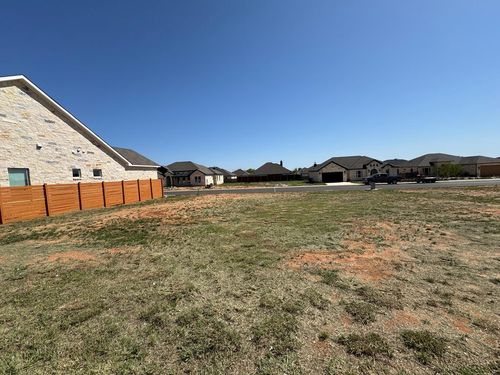 114 Madrona Ln, Fredericksburg, TX, 78624-2864 | Card Image