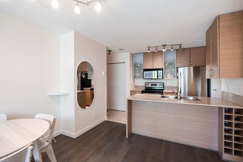 401-977 Mainland St, Vancouver, BC, V6B1T2 | Card Image