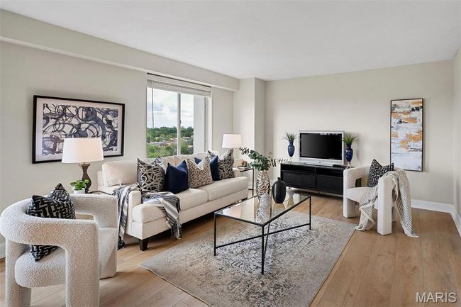 APT-10B - 900 S Hanley Rd, Condo with 2 bedrooms, 2 bathrooms and 1 parking in Clayton MO | Image 5