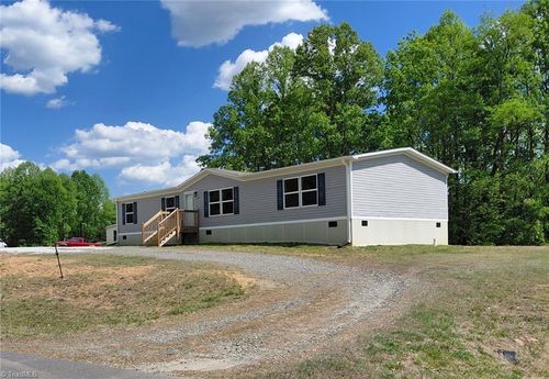 127 Ring Place Rd, Mount Airy, NC, 27030-0370 | Card Image