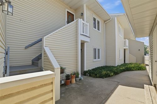 412 Faulkner Ct, Ames, IA, 50014-7708 | Card Image
