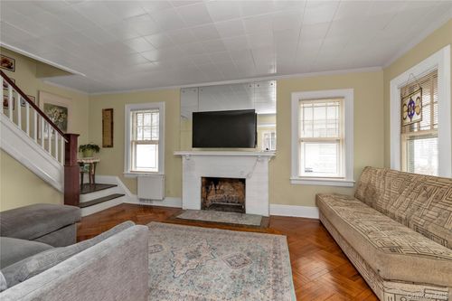 93 219th St, Queens Village, NY, 11428 | Card Image