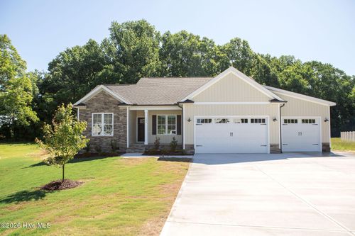 104 Lucky Ln, Pikeville, NC, 27863-6000 | Card Image