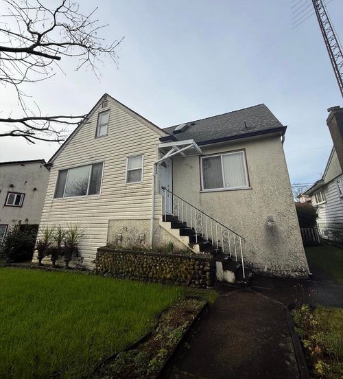 8245 Selkirk Street, Vancouver, BC, V6P4H8 | Card Image