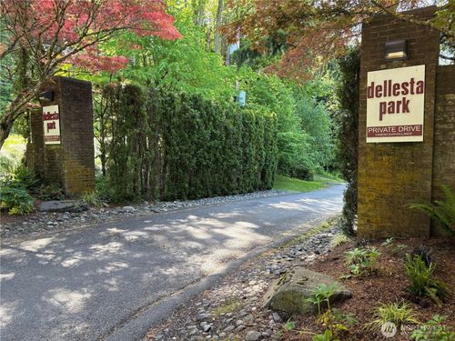 2111 Dellesta Dr, Bellingham, WA, 98226-7823 | Card Image