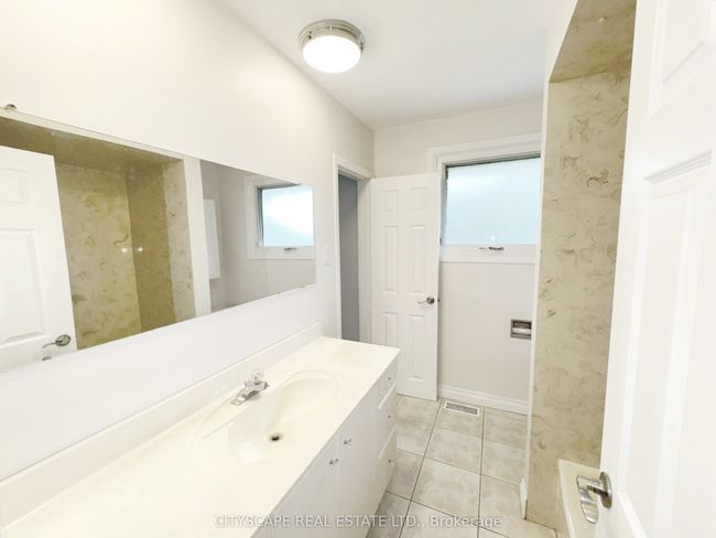 271 Cheltenham Rd, House other with 3 bedrooms, 1 bathrooms and 3 parking in Burlington ON | Image 21