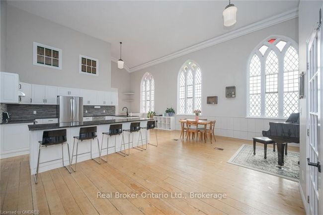 3318 Dundas St, House other with 3 bedrooms, 2 bathrooms and 6 parking in Burlington ON | Image 12