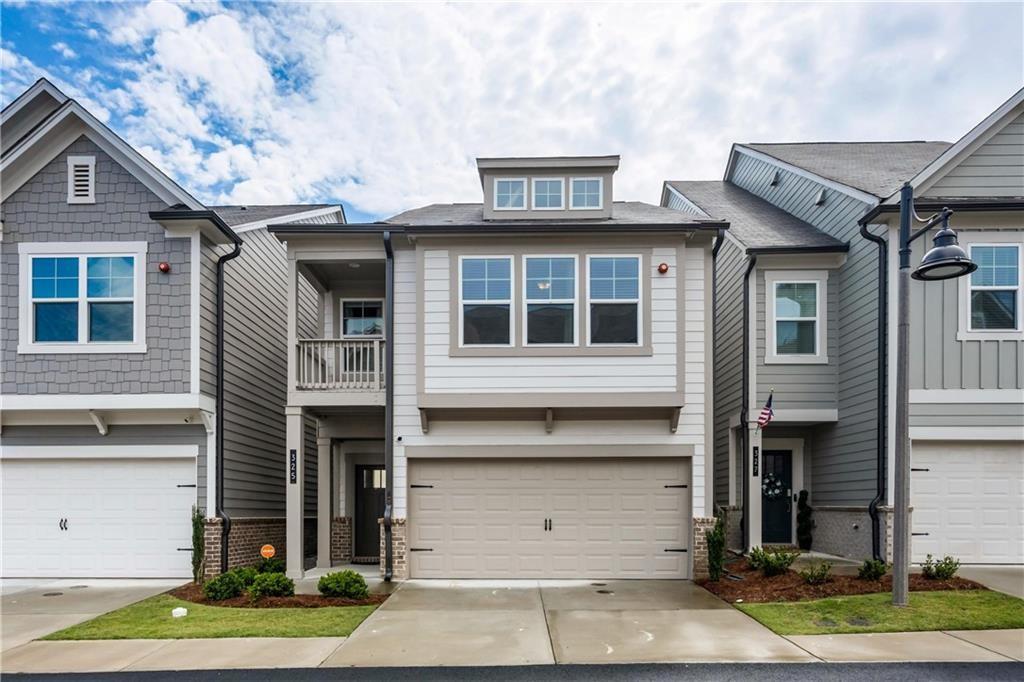 Hayden Cir, Woodstock, GA 30189