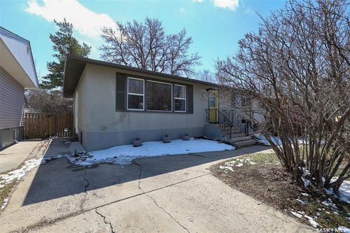 617 Mullin Ave E, Regina, SK, S4N1E1 | Card Image