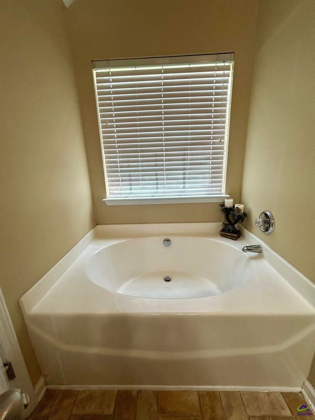 208 Burr Dr, House other with 3 bedrooms, 2 bathrooms and null parking in Byron GA | Image 39