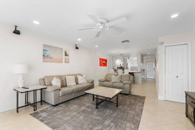 103 - 842 19 Th Ave, Townhouse with 2 bedrooms, 3 bathrooms and null parking in Deerfield Beach FL | Image 10