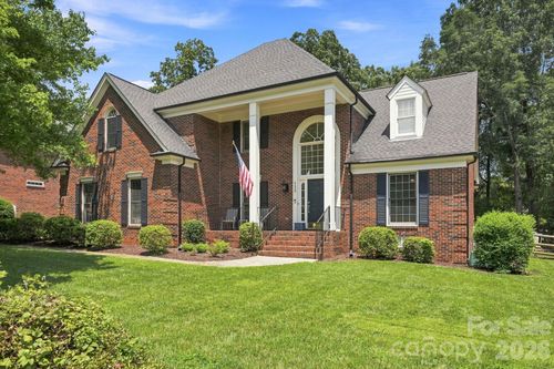 4620 Fairvista Dr, Charlotte, NC, 28269-1098 | Card Image