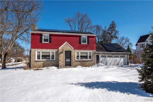 901 Parkway E, Utica, NY, 13501-5225 | Card Image