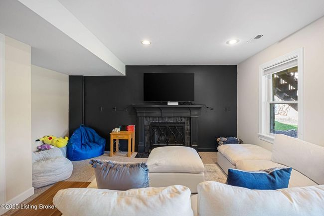 1203 Winding Creek Pl, House other with 5 bedrooms, 4 bathrooms and null parking in Louisville KY | Image 39