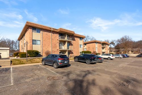 apt-306-756 W Kilgore Rd, Kalamazoo, MI, 49008-3658 | Card Image