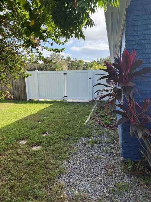 2113 E Lumsden Rd, VALRICO, FL, 33594-4142 | Card Image