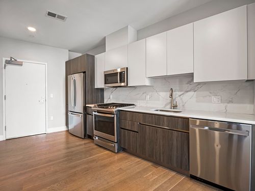 305-9 Central St, Somerville, MA, 02143 | Card Image
