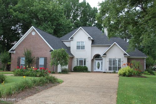 709 Oak Trl, Canton, MS, 39046-9477 | Card Image