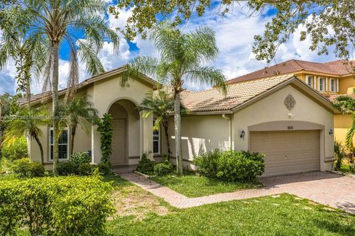 19138 Stonebrook St, Weston, FL, 33332-2424 | Card Image