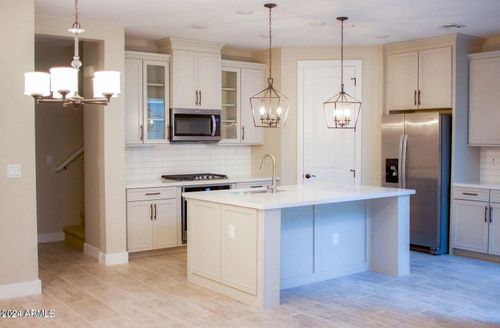 70-3855 S Mcqueen Rd, Chandler, AZ, 85286-2405 | Card Image