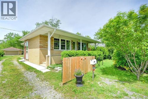 3567 Howard, Windsor, ON, N9E | Card Image