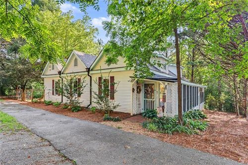 140 E Oak St, East Ellijay, GA, 30540-8153 | Card Image